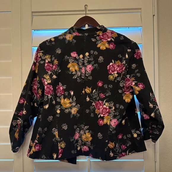 Torrid Black Blazer w/Maroon and Gold Floral Accents. Size 00 - Picture 2 of 4